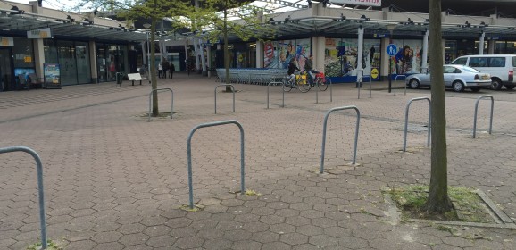 Fietsen: ‘Rekken te weinig en staan op verkeerde plek’